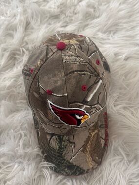 Arizona Cardinals Camo Baseball Cap - Red Accent